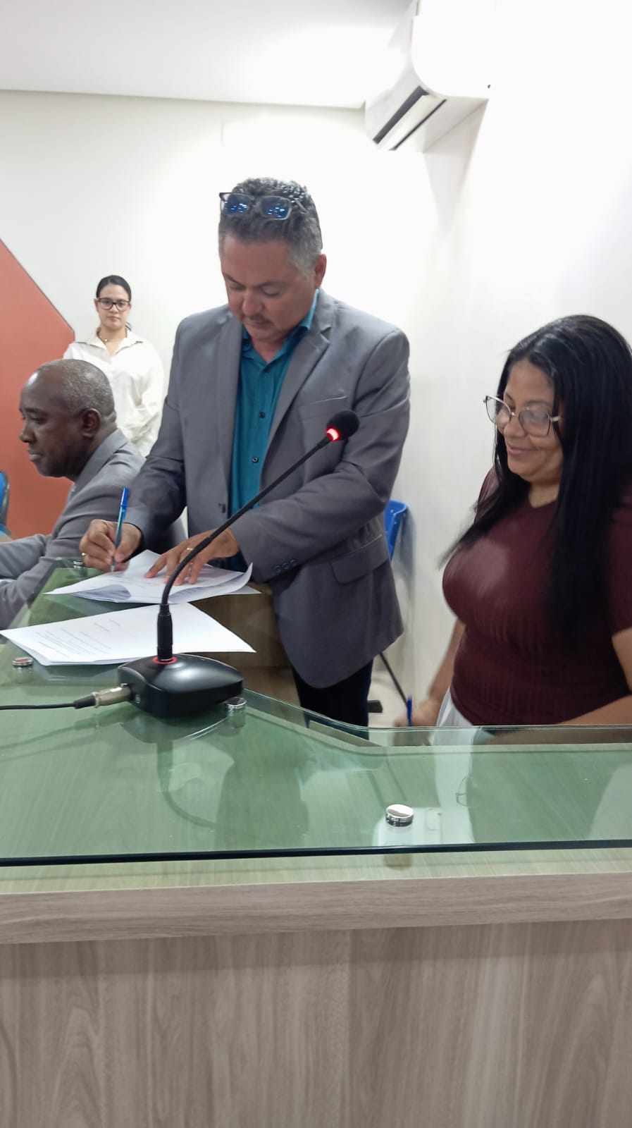 Câmara Municipal firma termo de cooperação com a Secretaria Municipal da Mulher para fortalecer...