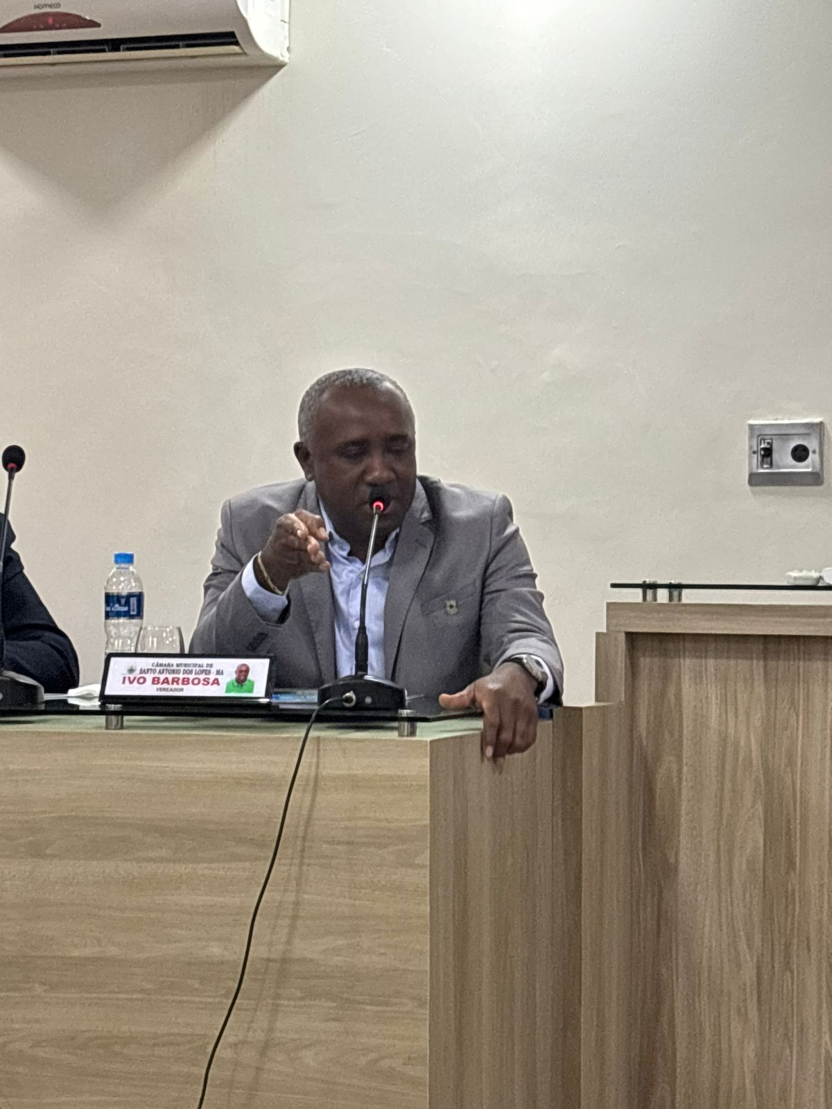 Câmara Municipal recebe estudantes da Unidade Integrada Ananias Murad durante sessão plenária