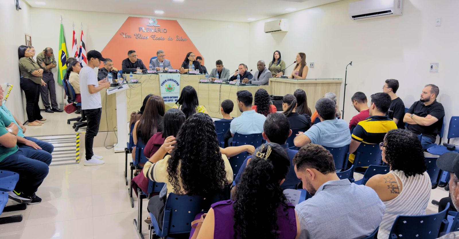 Câmara de Santo Antônio dos Lopes aprova título de cidadania e realiza homenagem ao presidente...