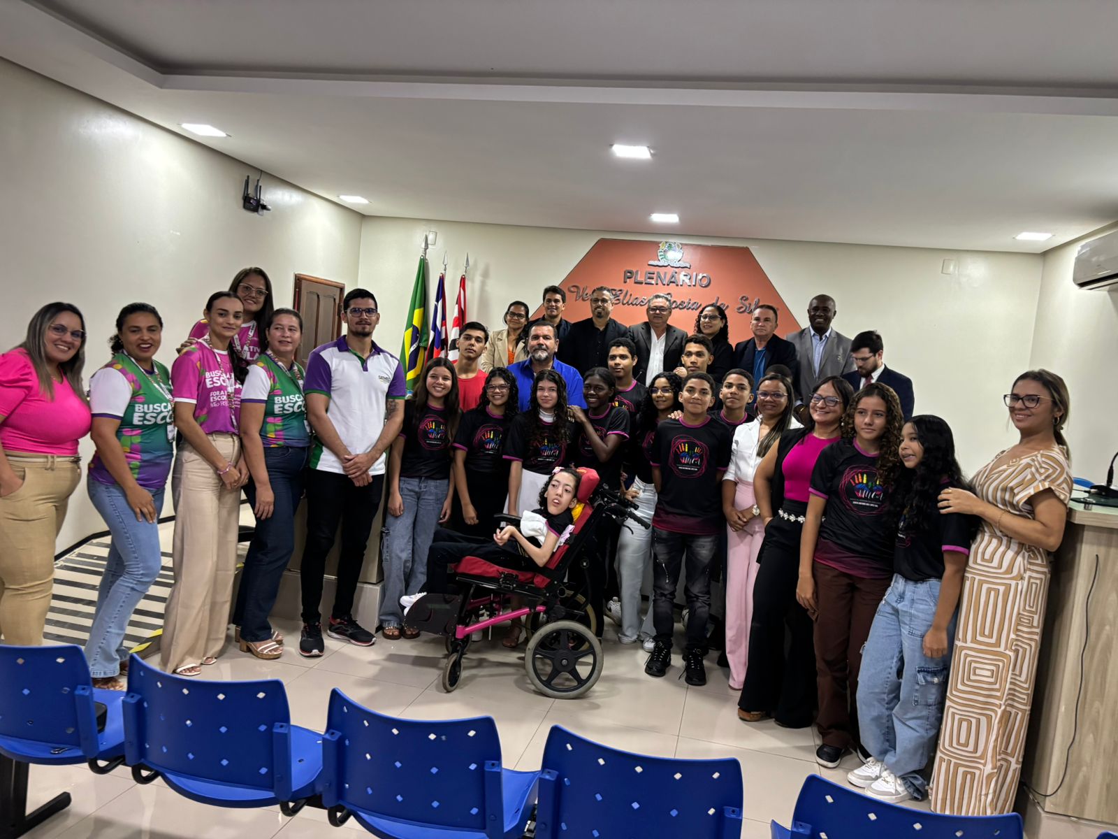 Câmara Municipal recebe estudantes da Unidade Integrada Ananias Murad durante sessão plenária